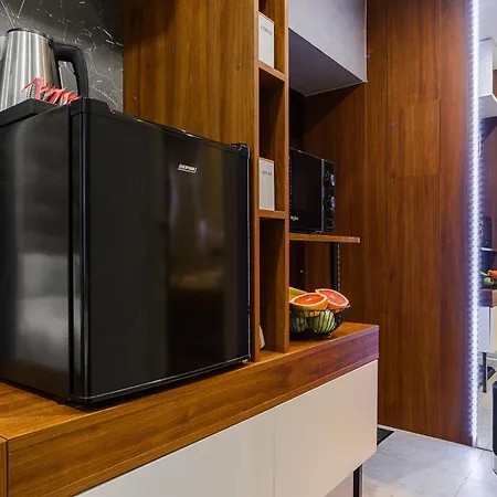 Lumina Modern Rondo Onz Apartment