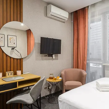 Lumina Modern Rondo Onz Apartment *