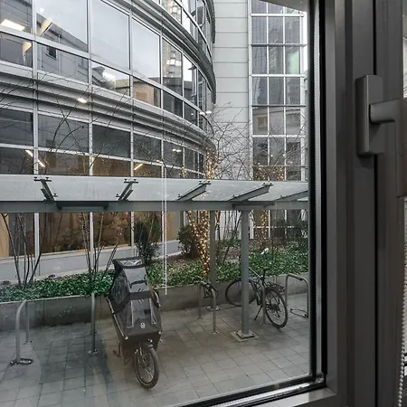 Lumina Modern Rondo Onz Apartment *