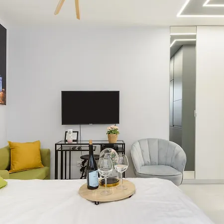 Lumina Modern Rondo Onz Apartamento *