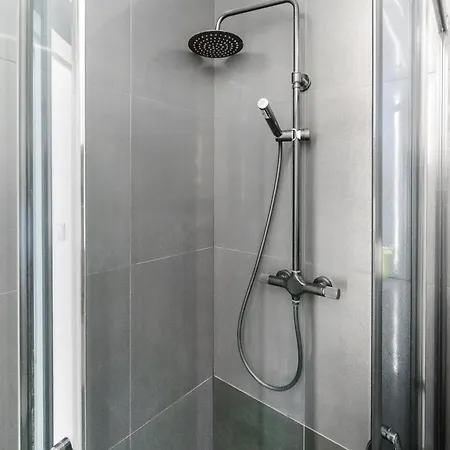 Lumina Modern Rondo Onz דירה